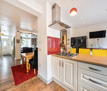 3 Bed Terraced House, Heyford Road, CR4 - Photo 3