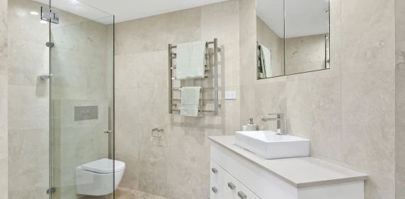 Flawlessly Furnished Lower Duplex In An Oceanfront Setting - Photo 2