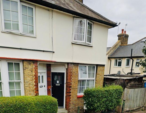 4 Bed Terraced | £850 pw - Photo 1