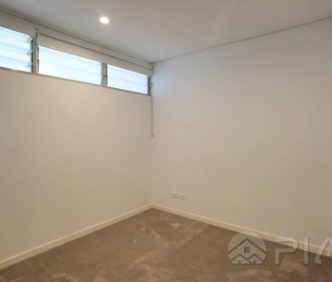 Modern 1-Bedroom Apartment – Canterbury’s Best Location! - Photo 5