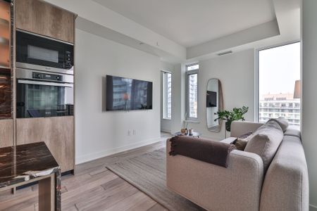 For Lease - 11 Yorkville Avenue Unit# 1205, Toronto, Ontario - Photo 2
