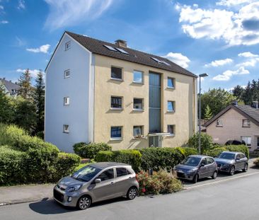 Einzugsbereite 3-Zimmer-Wohnun mit Balkon und neuem Badezimmer in L... - Photo 1