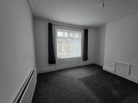 4 bedroom maisonette to rent - Photo 3