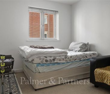 2 bedroom apartment to rent - Photo 4