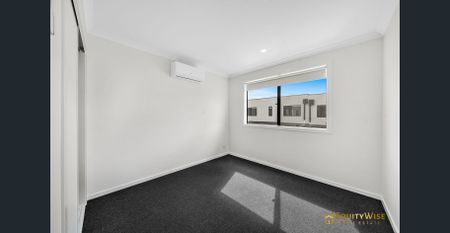 For Lease - Modern Living in the Heart of Mambourin - Photo 4