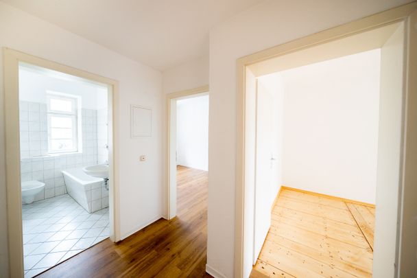 Tolle Altbauwohnung mit Charme im "Hecht". Holzdielung, Balkon, Tageslichtbad. - Photo 1