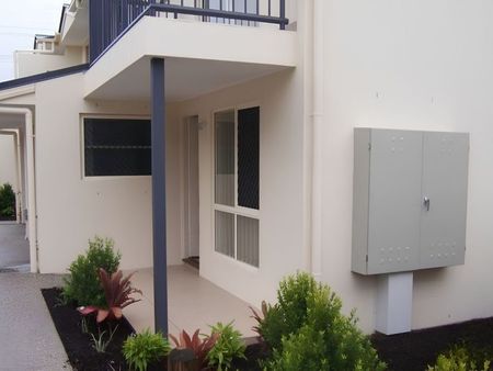 For Lease: Modern Townhouse Living in a Convenient Eagleby Location - Photo 4