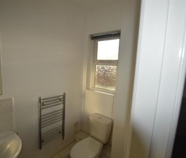 2 bedroom house to rent - Photo 2