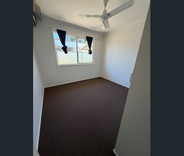 Comfortable 3-Bedroom Home with Refurbished Kitchen & Entertaining ... - Photo 3