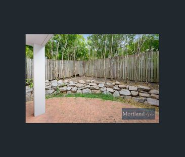 Private 2-bed, 2-bath with garage in quiet complex of 4 includes ai... - Photo 4