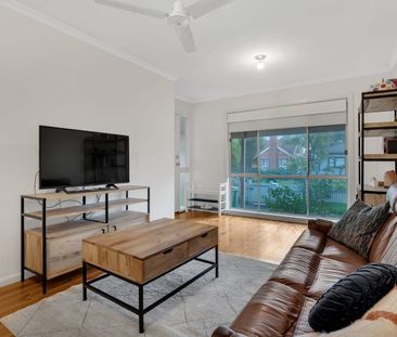 Stylish & Low-Maintenance Living in Prime Preston - Photo 2