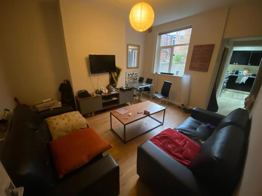 5 bedroom private hall to rent - Photo 1