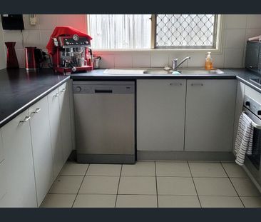 Great Family Home in Ormeau - Photo 5