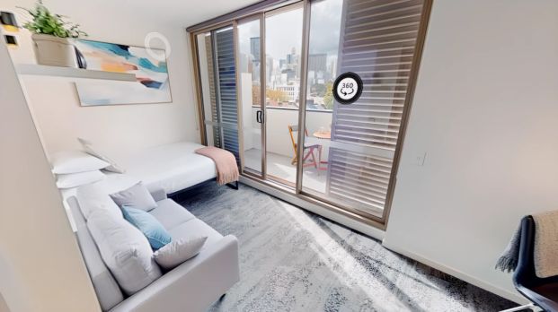 Studio Balcony - Photo 1