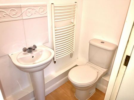 2 bedroom flat to rent - Photo 5