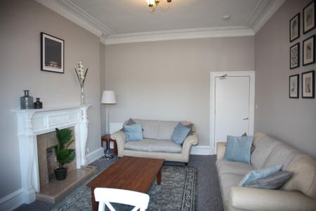 3 bedroom flat to rent - Photo 2