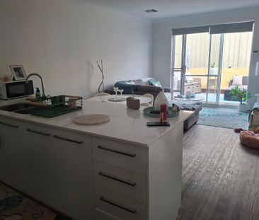 Eglinton - Photo 2