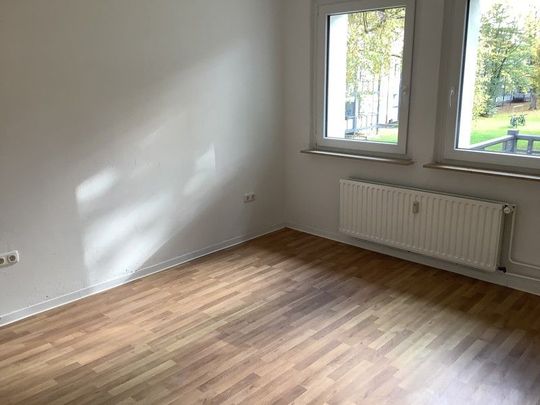 Geräumige 1,5 Singlewohnung mit Küchenzeile und großem Balkon - Foto 1