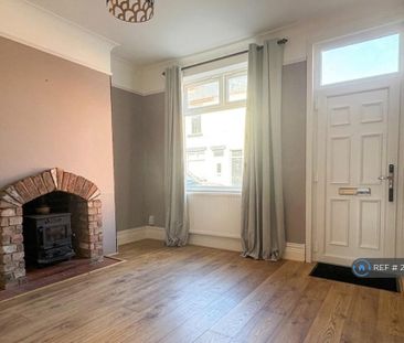 2 bedroom terraced house to rent - Photo 2