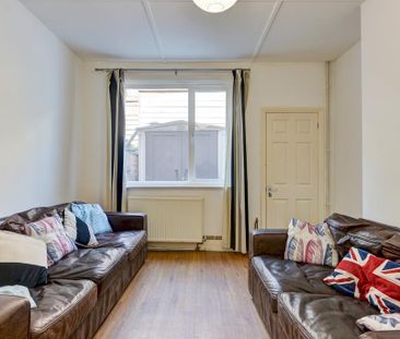 6 bedroom house to rent - Photo 1