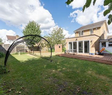 4 Bed Detached House, Whitstable Place, CR0 - Photo 1