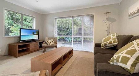 One bedroom one bathroom in Greenhithe - Photo 3