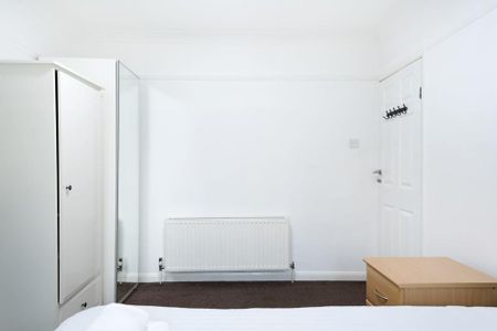 2 bedroom maisonette to rent - Photo 4