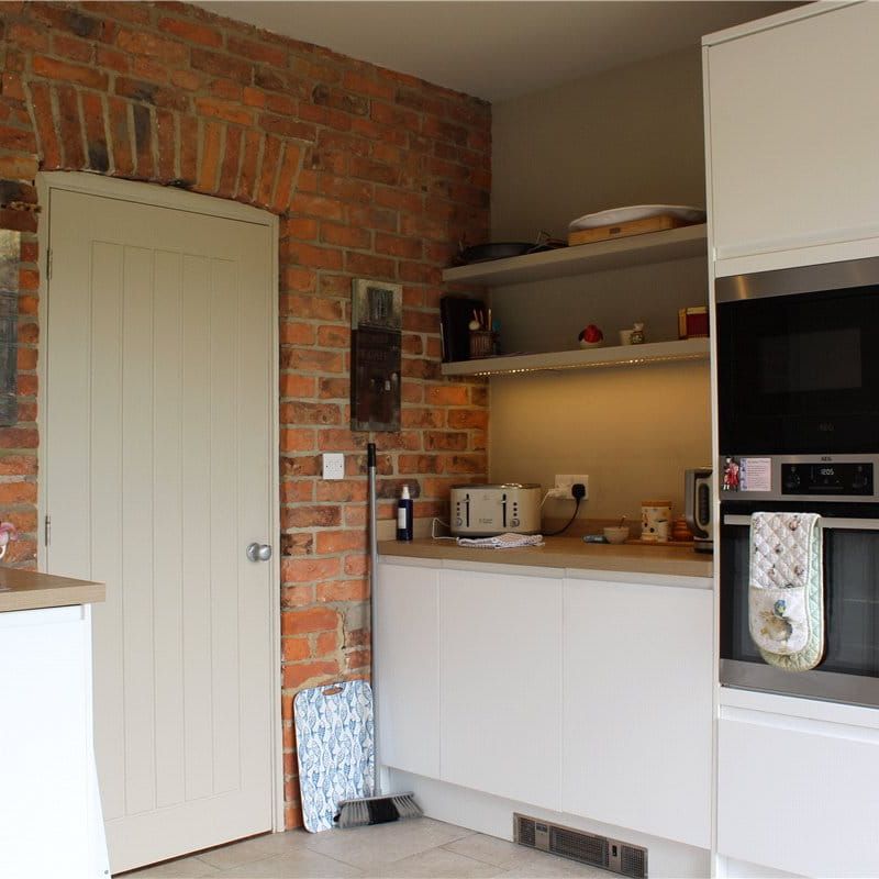 Available early December, 1 The Cottages is a welcoming two bedroomed, end of terrace character cottage situated in the highly sought-after village of Kirk Hammerton whilst only a short distance away from an excellent selection of amenities and attractions. - Photo 1
