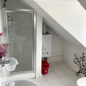 £900 PCM, Furnished One Bedroom Second Floor Flat in Clive Street, Grangetown, Cardiff, CF11 7JD - Photo 2