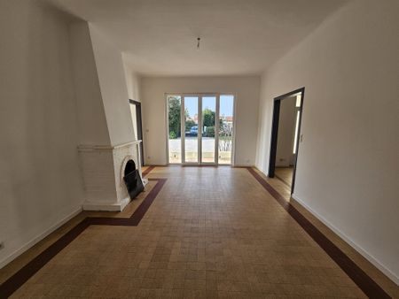 Location Maison 3 pièces 90m² SIX FOURS LES PLAGES 83140 - Photo 2