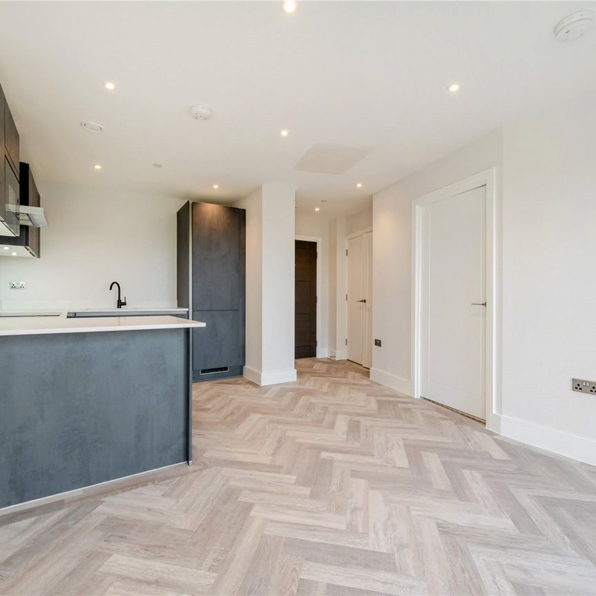 Cockfosters Road, EN4, London - Photo 1