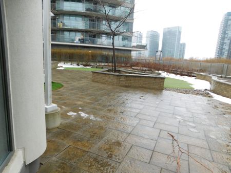 For Lease - 2240 Lakeshore Boulevard Unit# 2005, Toronto, Ontario - Photo 3