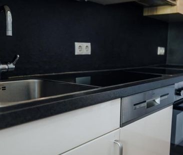 KOMPLETT SANIERT I 3. OG MIT LIFT I HELL & FREUNDLICH I BAHNHOFNAHE... - Foto 2