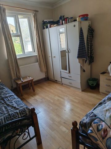 Room in a Shared House, Clifden Road, E5 - Photo 2