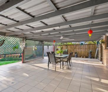 Nestled in one of Carrara's peaceful and family-friendly street, th... - Photo 5