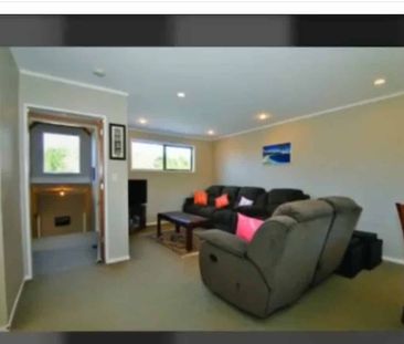 Sunny, Spacious charming home with Garden! - Photo 5