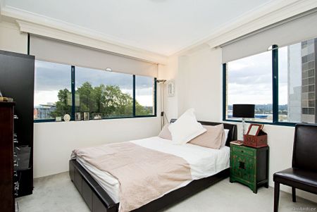 One bedroom with stunning sunset and water views! - Photo 3