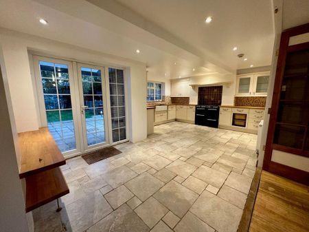 4 bedroom terraced house to rent - Photo 2