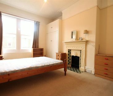 5 bedroom terraced house to rent - Photo 3