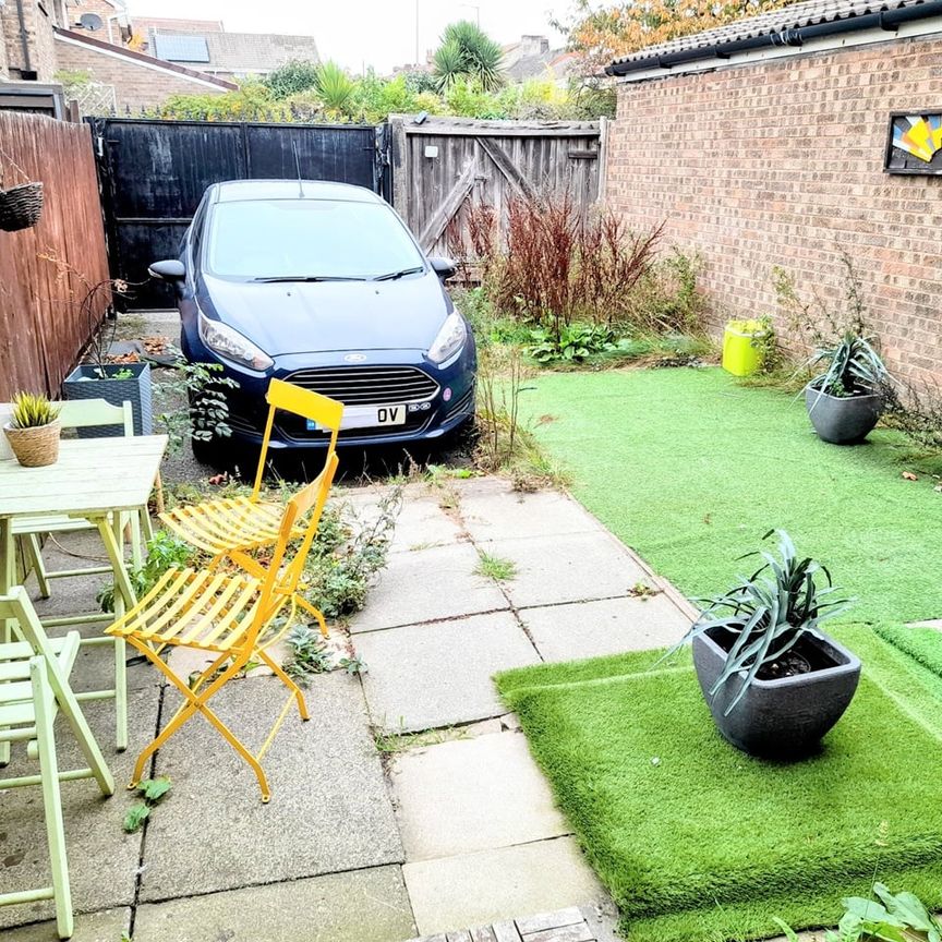 1 Bed Flat, Humber Close, L4 - Photo 1