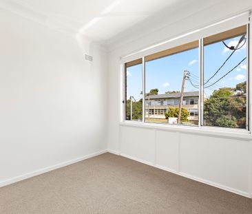 Coastal Sophistication & Contemporary Style - Photo 5