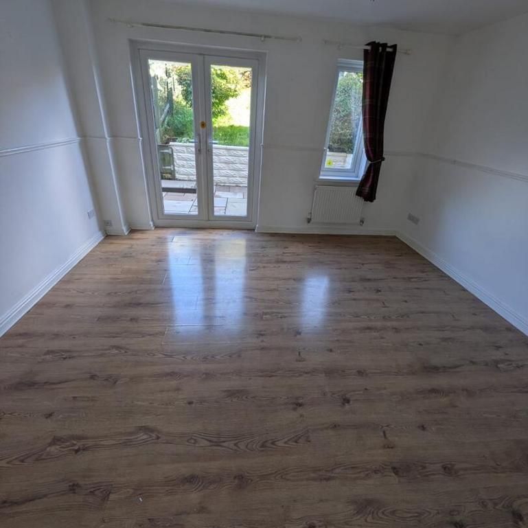 2 bedroom house to rent - Photo 1