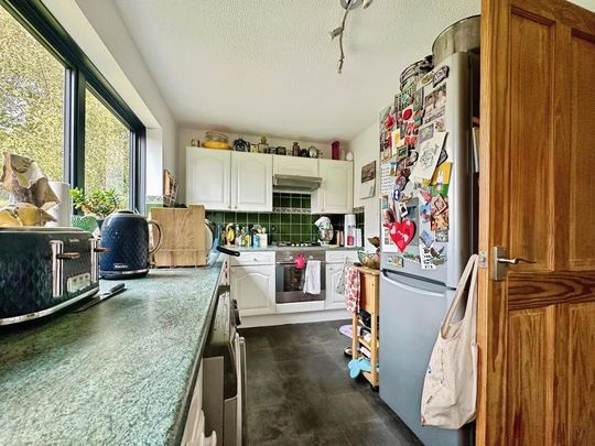 2 bedroom end of terrace house to rent - Photo 1
