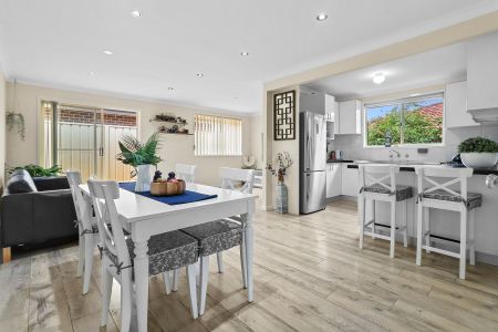 SINGLE LEVEL HOME - Photo 2