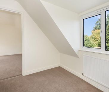 3 bedroom detached house to rent - Photo 4