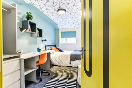 1 bedroom in a house share to rent - Photo 2