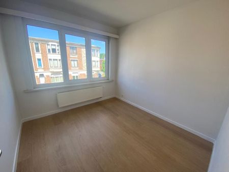 Tof appartement met 2 ruime kamers en een lichtrijke woonkamer - Foto 3