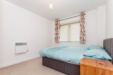 2 bedroom flat to rent - Photo 2