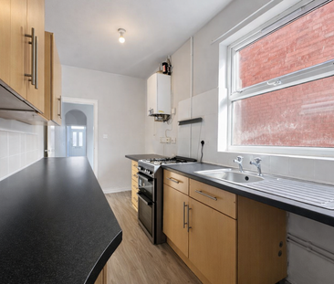 3 bedroom terraced house to rent - Photo 6