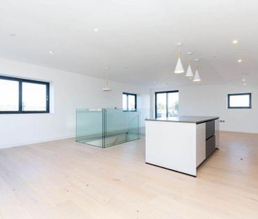 2 bedroom penthouse to rent - Photo 5